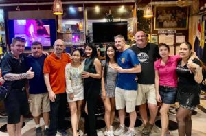 Group of golfers e3njoying an after-game drink at Lewinski's